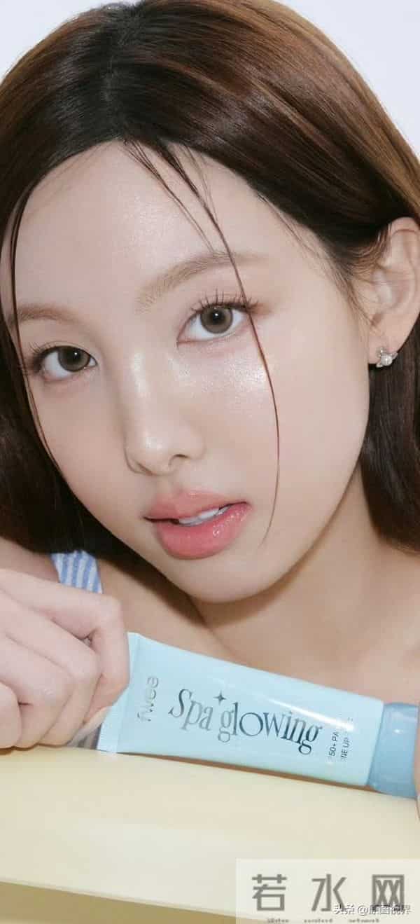 娜年今日——林娜琏时尚写真大图