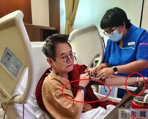 62岁李连杰豪宅游泳，脱光上衣自证清白，大腹便便并无刀疤