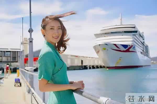 陈赫前妻许婧：在沙特庆生，穿露背装好辣，外籍老公185有胸肌