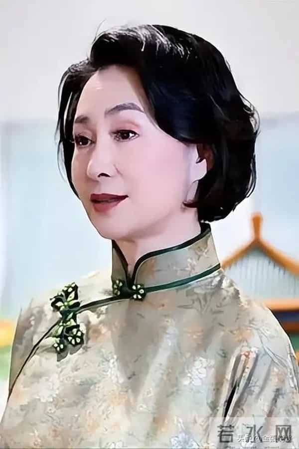 何超琼近况曝光，生图满头白发还有老年斑，和澳门大会判若两人