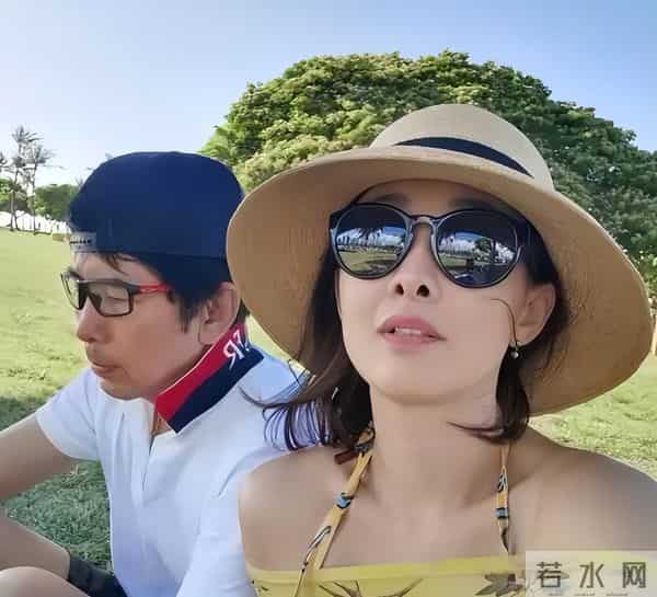 恩爱28年难抵残酷现实,牛莉把老公熬成爹,年龄差终究是道坎