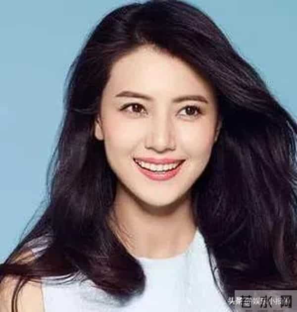 高圆圆日渐丰腴了，毕竟年龄大了