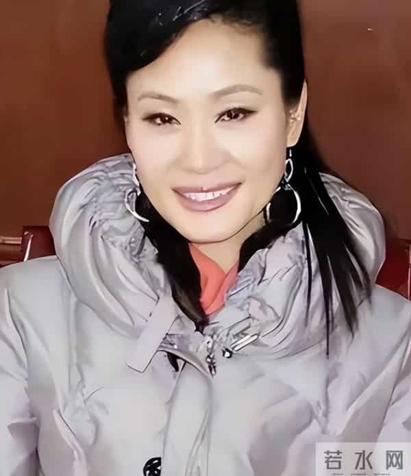 于文华也没想到，大衣哥爆红14年后，如今终于过上了理想生活