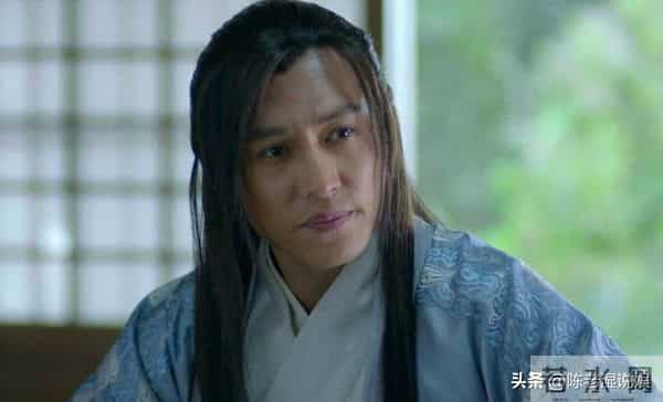 这一次，人民日报点名靳东，七字之差给娱乐圈敲响警钟