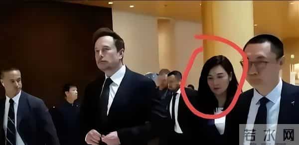 她曾是央视主持人,被评为上海劳模,如今成为美国高官的副总裁