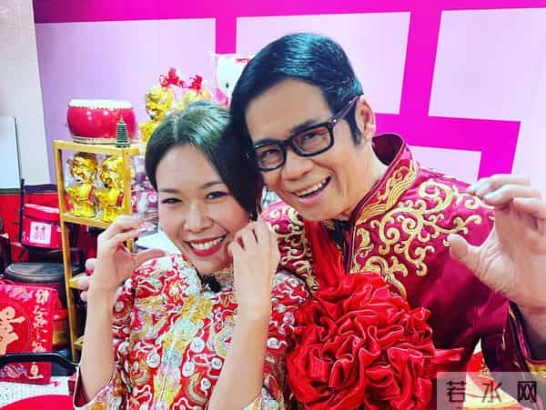 64岁TVB男星终于承认和女艺人的恋情，终结多年绯闻传闻