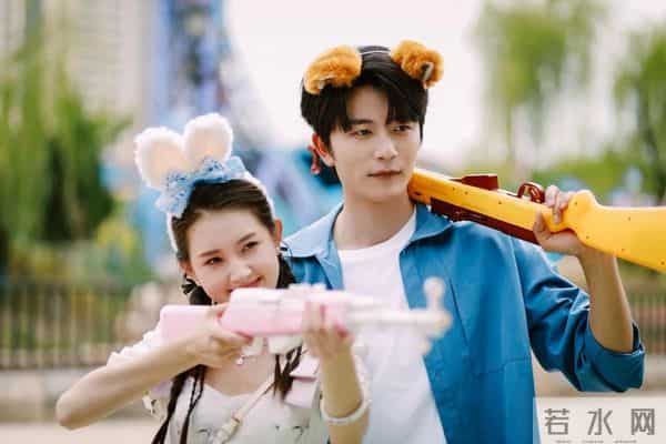 横店这一夜,珠圆玉润的短剧女神郭宇欣,秒了内娱一堆“排骨精”