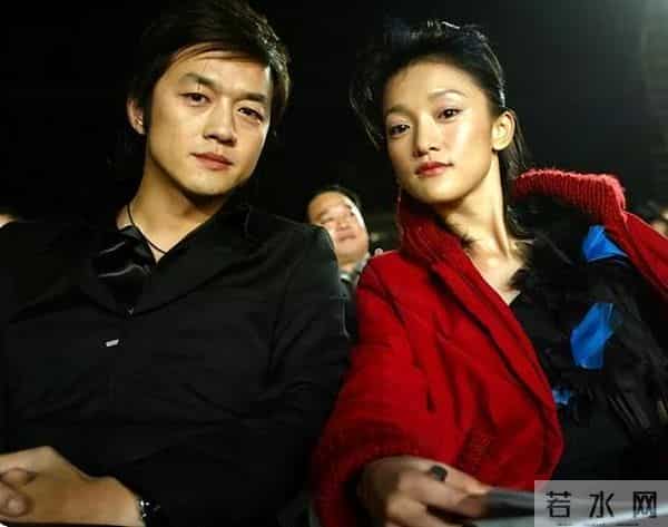 51岁周迅头发花白,一脸老态认不出,强大心态令人叹服!