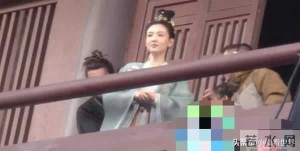 33岁吴倩怎么老成这样了素颜衰老秃顶明显,与李佳航对戏表情严肃