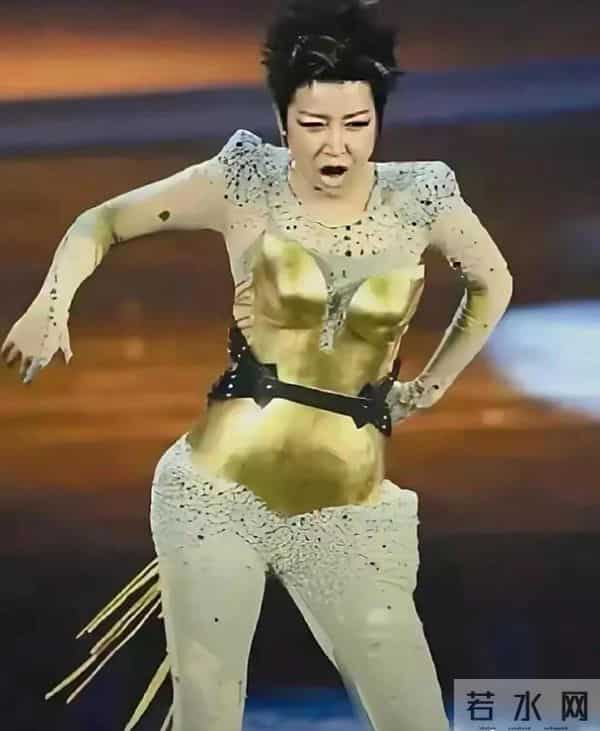 我的天，孙悦演唱会造型真惊讶到我了