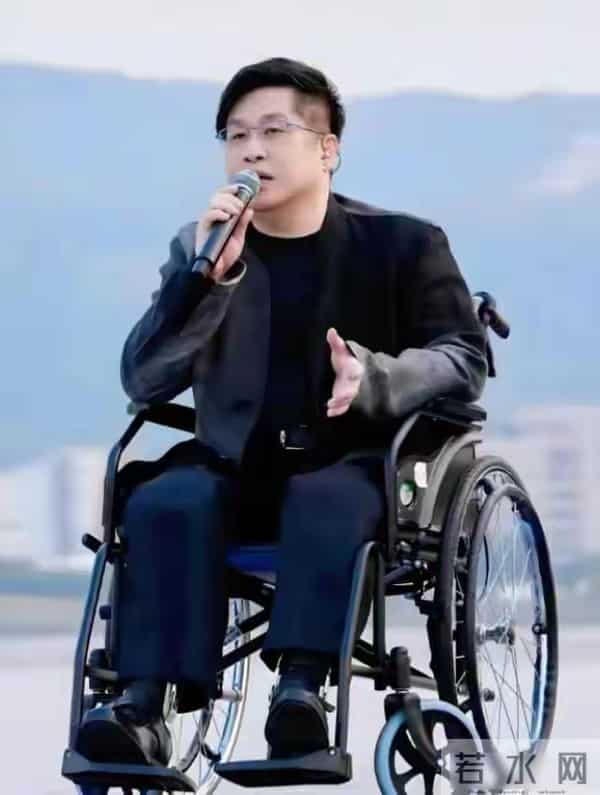 走好不送!郑智化清空微博,陈震道歉,央媒三连问直戳心窝