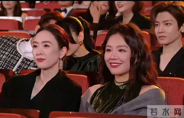 欧豪在看马思纯吗，网友：我感觉他是在看马思纯