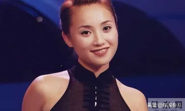 朱赤丹：结婚多年无儿无女，45岁辞职选择创业，因考试压力大痛哭