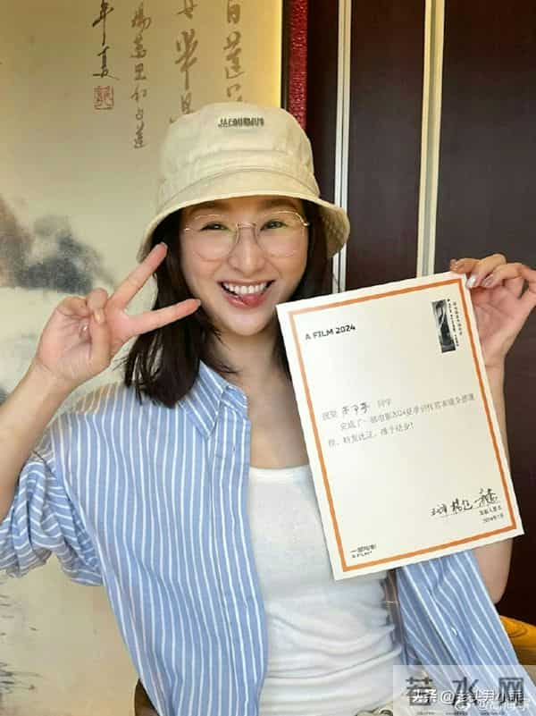 高海宁拍摄海报花絮惊现排骨胸,希腊女神装澎拜身材瞬间消失