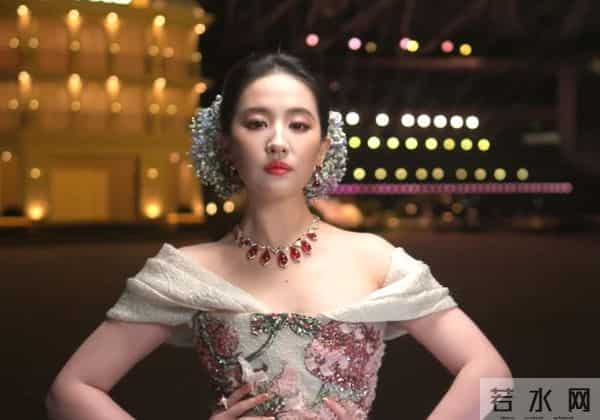 曝内娱红毯“潜规则”,刘亦菲造型折腾26次,迪丽热巴不受待见