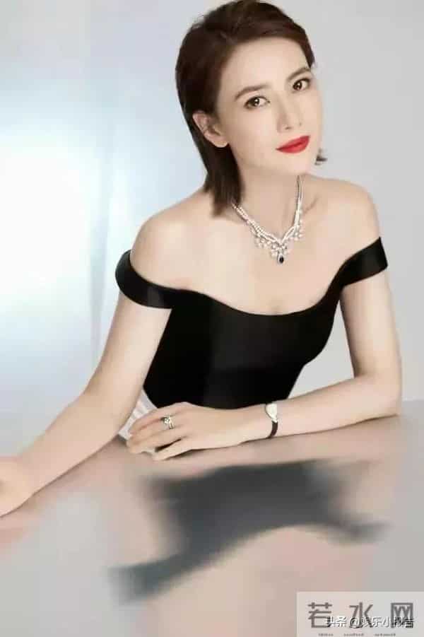 高圆圆日渐丰腴了，毕竟年龄大了