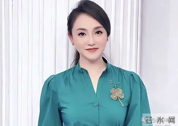 朱赤丹：结婚多年无儿无女，45岁辞职选择创业，因考试压力大痛哭