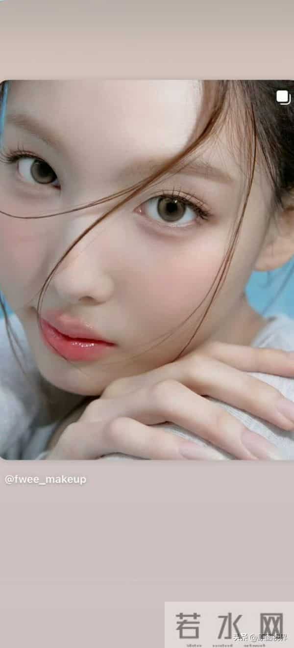 娜年今日——林娜琏时尚写真大图