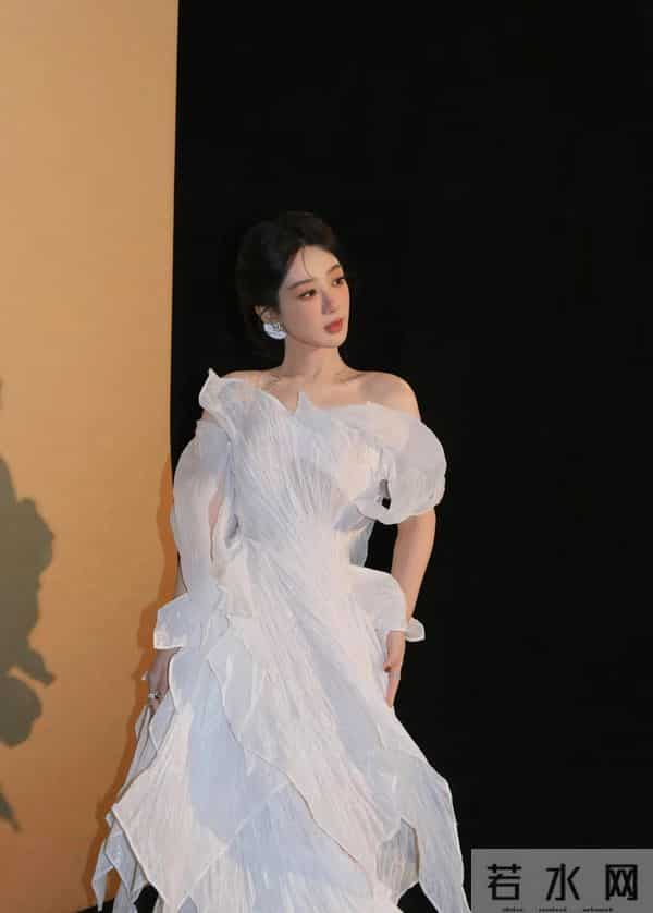 杨紫昨晚美到犯规!这才是真·女神降临