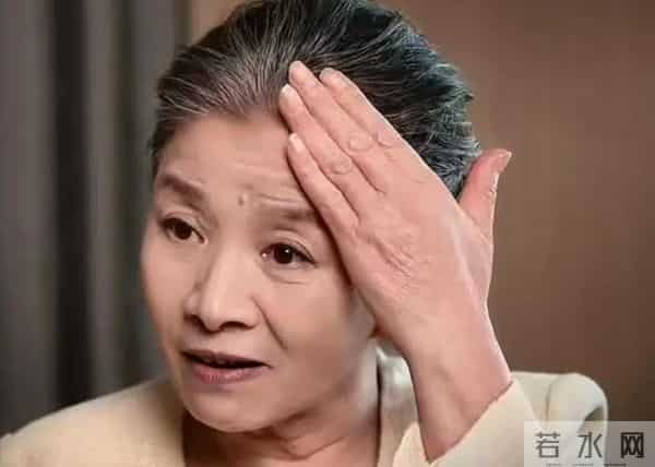 北京这一夜，秦海璐肿了，蒋欣瘦成皮包骨，却被66岁的她惊艳了