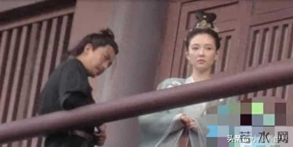 33岁吴倩怎么老成这样了素颜衰老秃顶明显,与李佳航对戏表情严肃