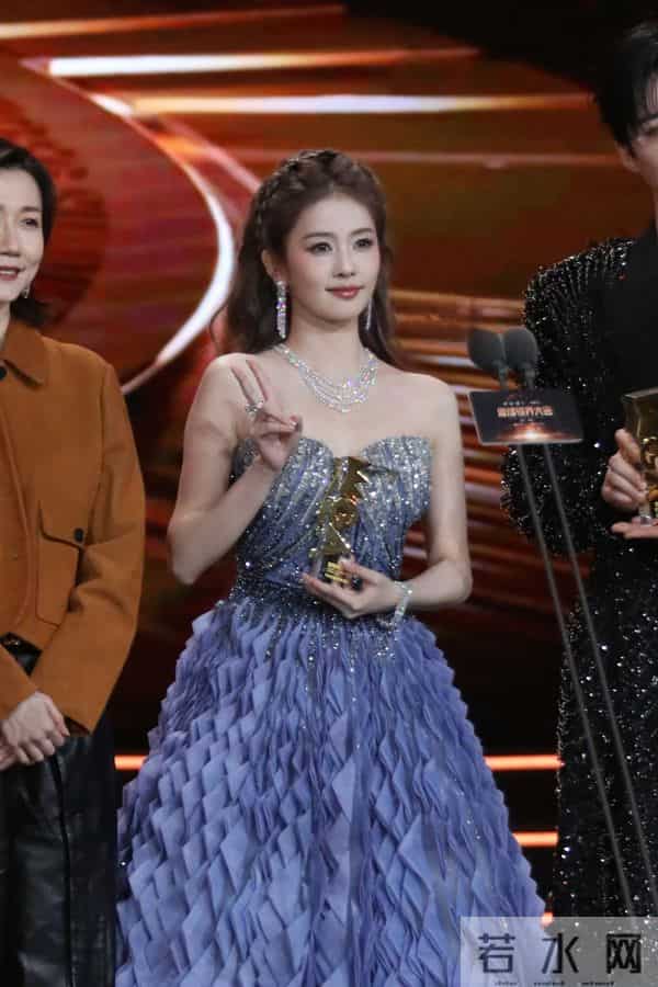 11.4娱乐瓜:肖战 杨紫 成毅 杨幂 白鹿 彭小苒 张凌赫 梁洁 李兰迪