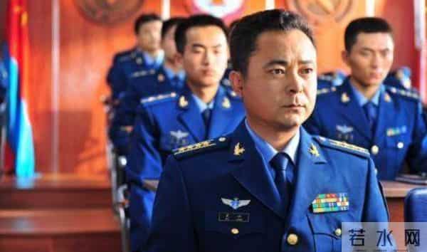 演员祝新运：凭借潘冬子火遍全国，却娶了离异还大3岁的妻子