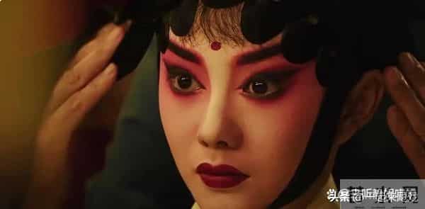 刘浩存绝美性感，气质封神惊艳瞬间