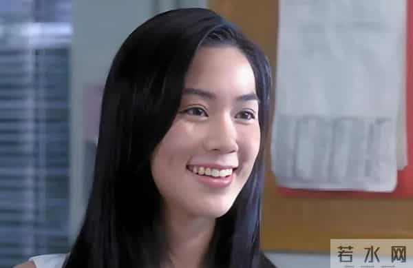 14岁就长得“倾国倾城”，24岁被富豪花7亿娶回家，8年生下4个娃