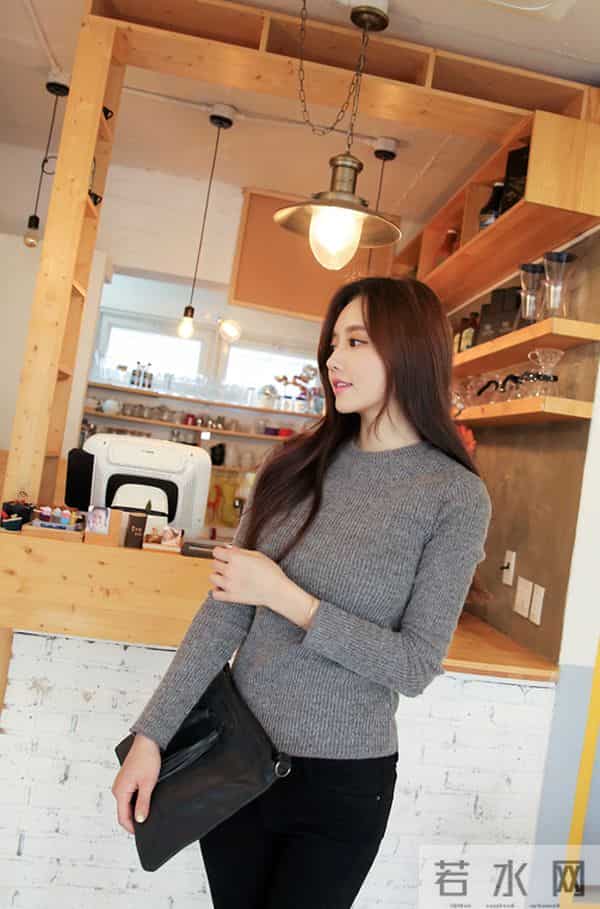 孙允珠——简约圆领毛衣&西装领格子外套