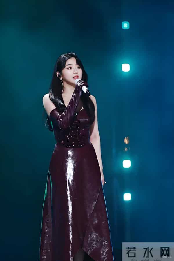 这还是当年超级女声的张含韵吗!简直是深藏不露,身材也太好了!