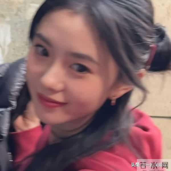 刘浩存绝美性感，气质封神惊艳瞬间