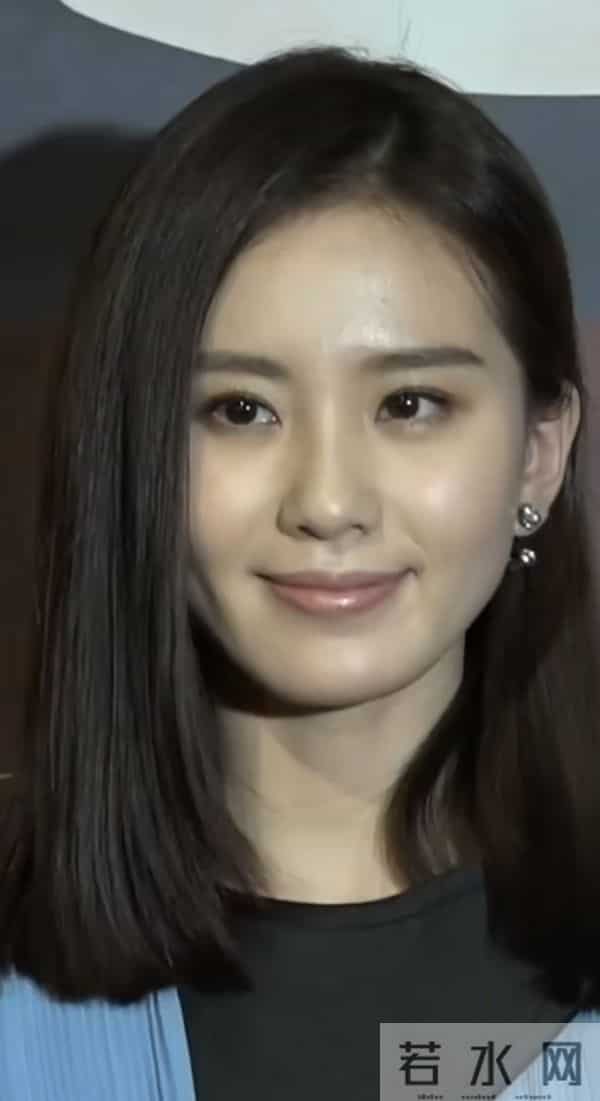 刘诗诗的素颜好美，看上去很健康的样子，比年轻的时候耐看