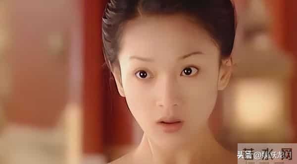 年过50岁的周迅一头白发，无儿无女成为了这辈子最大的遗憾！