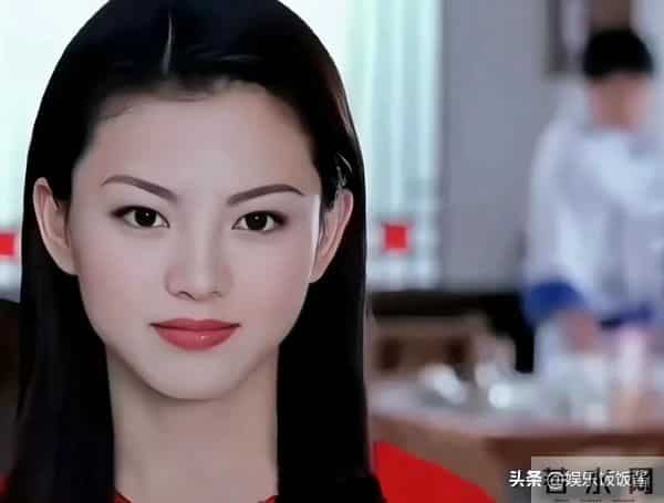 李湘终于要开始减肥了？深夜晒年轻时美照，眉眼神似刘亦菲