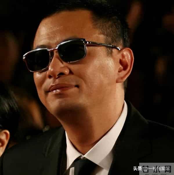 拔出萝卜带出泥!逼疯辛芷蕾,袒护“欺负幼女”的他 王家卫惹众怒