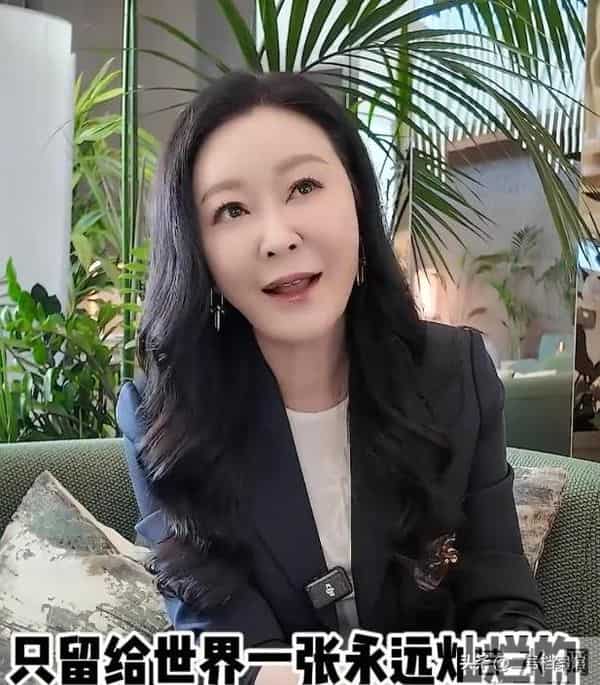 王小骞为带货“不择手段”，公公心梗、女儿矮小症、老公也没逃过