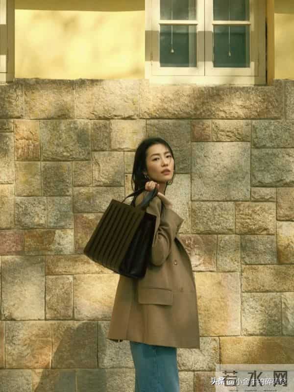 刘雯,看超模秋冬怎么穿,学会秒变时髦精