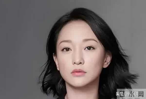 年过50岁的周迅一头白发，无儿无女成为了这辈子最大的遗憾！