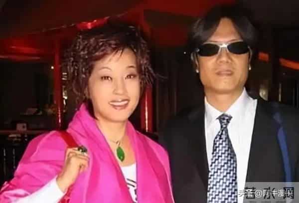 一辈子对刘晓庆忠诚,也没挽回婚姻,65岁仍单身的他后悔了吗