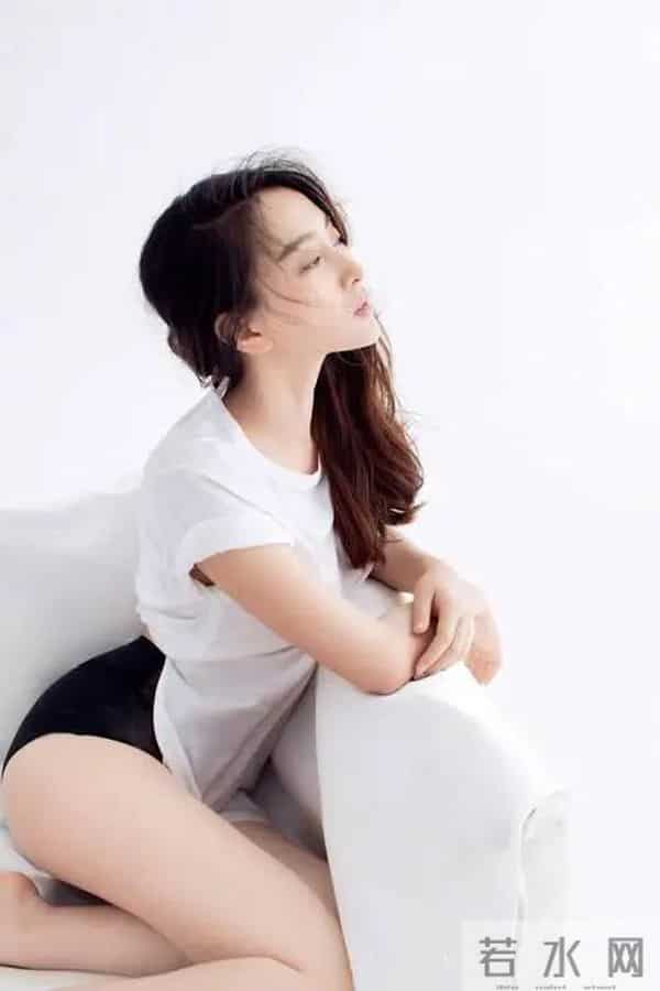 马苏娇艳欲滴,饱满酥胸,白皙圆润,宛如仙女坠入凡间