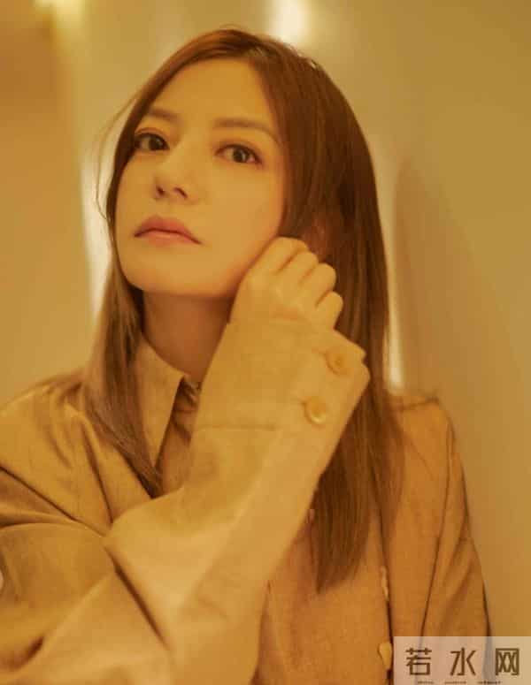 落地的凤凰不如鸡?消失四年后,赵薇终是为自己的“选择”买了单