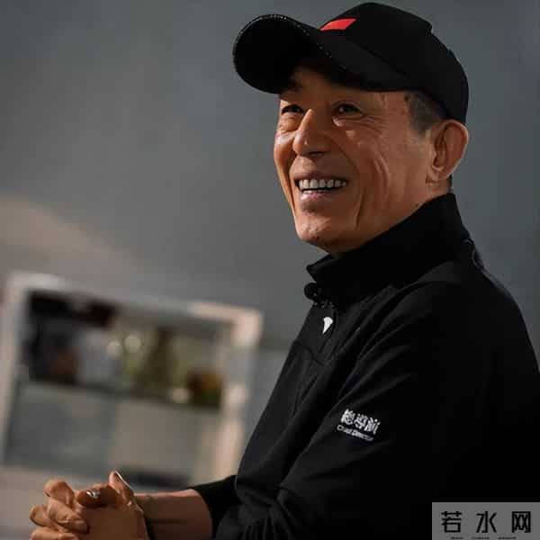 与张艺谋分手多年后,前配偶肖华坦言:在爱别人前,先学会爱自己