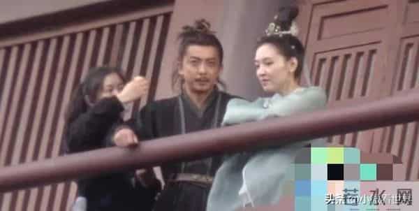 33岁吴倩怎么老成这样了素颜衰老秃顶明显,与李佳航对戏表情严肃