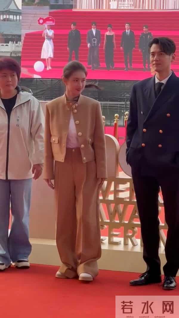 横店这一夜,珠圆玉润的短剧女神郭宇欣,秒了内娱一堆“排骨精”