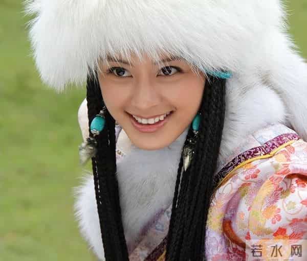 她是胡歌深爱、刘烨难忘的女人，受央视力捧多年，至今都没能走红