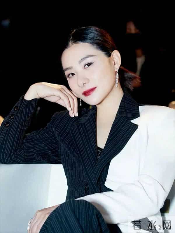 45岁的刘璇,保养的太好了!老公大她一岁 也是相当的帅气 太般配了