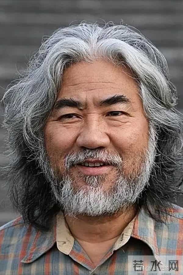 美猴王影业指控张纪中涉嫌职务侵占，数额达800万，张纪中任董事