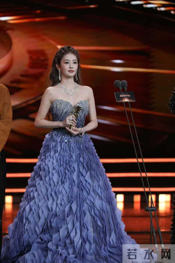 11.4娱乐瓜:肖战 杨紫 成毅 杨幂 白鹿 彭小苒 张凌赫 梁洁 李兰迪