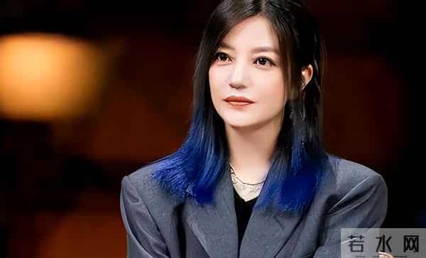 面相又变了!49岁赵薇近照曝光,婚礼上用心打扮,却走不了回头路